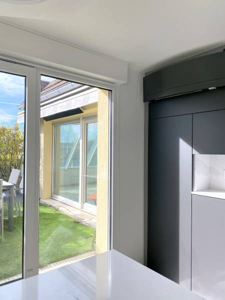 NEUDORF - PROX PLACE DU MARCHE - ATTIQUE 150 m² TERRASSES 60 M², 2 GARAGES ET ASCENSEUR.