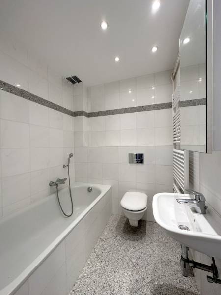 STRASBOURG - ORANGERIE – APPARTEMENT CLIMATISE 3 PIECES  60 M² GRAND BALCON 10 M²