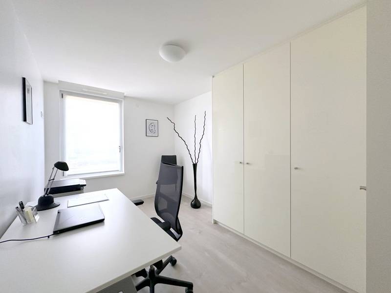 STRASBOURG – DEBUT ROBERTSAU - APPARTEMENT EN REZ-DE-JARDIN 88 M²– RESIDENCE NORMES PMR – DPE B - 100 M² TERRASSE/JARDIN – CAVE – GARAGE 2 PLACES -