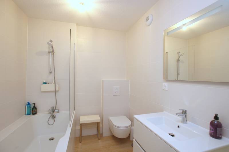 STRASBOURG - QUARTIER DES QUINZE – APPARTEMENT RDJ 5 PIECES –  DPE B - TERRASSE 36 M² - DOUBLE GARAGE