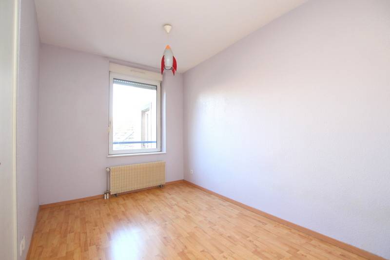 STRASBOURG – CENTRE VILLE – APPARTEMENT 5 PIECES – 4 CHAMBRES – ETAGE ELEVE - DPE C – 2 CAVES – STATIONNEMENTS -