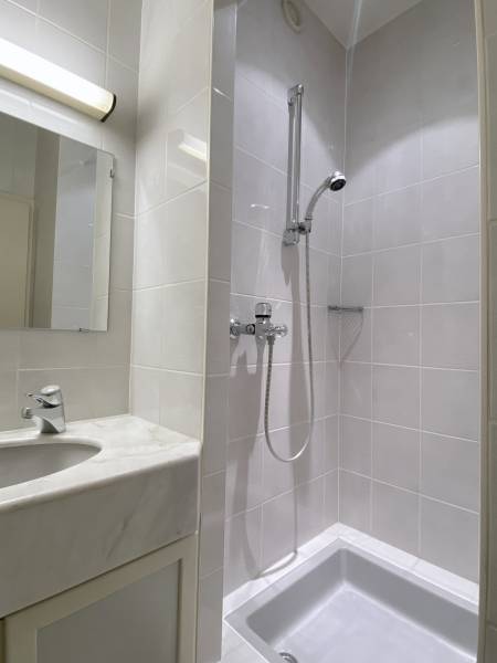 VENDU - CONTADES LUMINEUX 5 PIECES AVEC TERRASSE ET GARAGE