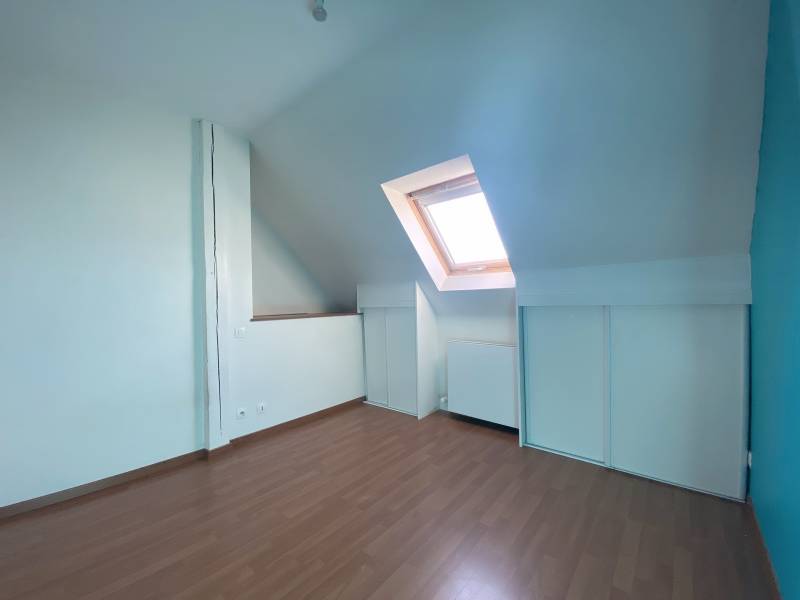 DEBUT NEUDORF - DERNIER ETAGE 6 PIECES 110 m²