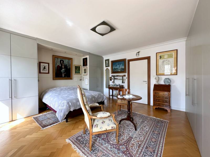 EXCLUSIVITE - CENTRE VILLE - DERNIER ETAGE SUPERBE APPARTEMENT 181 M² AVEC TERRASSE 17 M² ET ASCENSEUR PRIVATIF – STATIONNEMENT