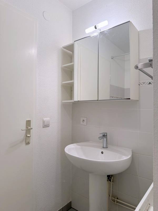 LOUE - STRASBOURG – SECTEUR MUSEE ART MODERNE – PROX FAC MEDECINE - STUDIO 26,03 m² TERRASSE 8M² - PARKING