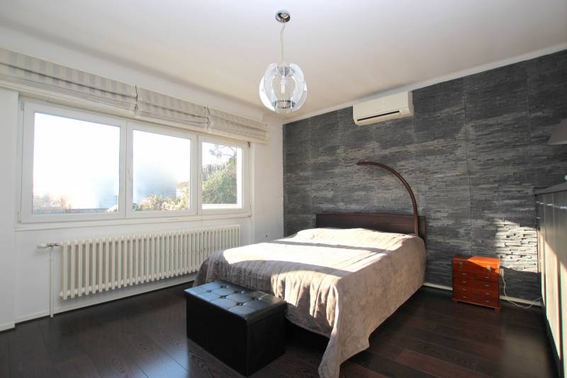 VENDU - DEBUT ILLKIRCH MAISON RENOVEE 394 M² AVEC PISCINE