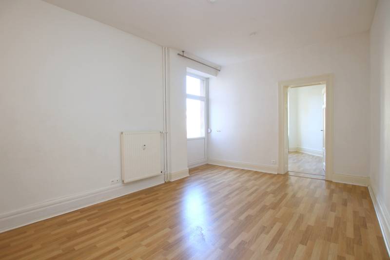 LOUE - STRASBOURG – ORANGERIE – APPARTEMENT BOURGEOIS 5 PIECES – ENTIEREMENT RENOVE – ASCENSEUR - CAVE
