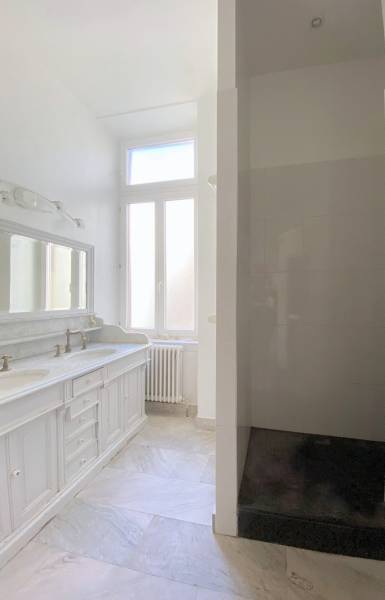 NEUSTADT- APPARTEMENT DE 257 M² AVEC PARKING