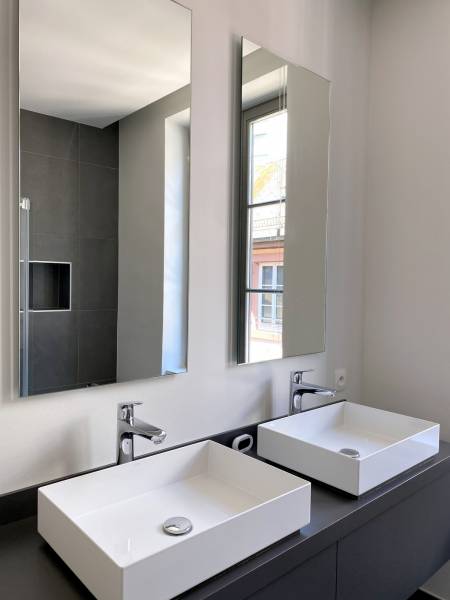 VENDU - PROCHE GRANDE ILE - BIEN D’EXCEPTION 244 M² - 9 PIECES TERRASSE PAYSAGEE 50 M² AVEC JACUZZI