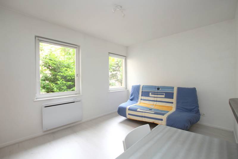 VENDU  - STRASBOURG - DEBUT NEUDORF – PROX. CENTRE-VILLE ET TRAM – STUDIO 24,66 M² - ENTIEREMENT RENOVE – AU CALME -