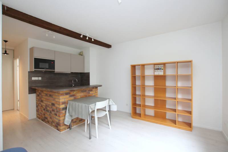 VENDU  - STRASBOURG - DEBUT NEUDORF – PROX. CENTRE-VILLE ET TRAM – STUDIO 24,66 M² - ENTIEREMENT RENOVE – AU CALME -