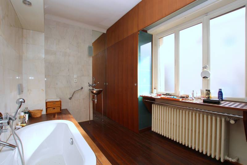 VENDU - Emplacement exceptionnel face au Parc de l'Orangerie