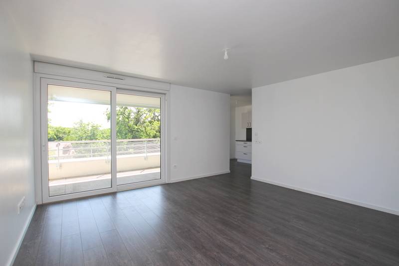 LOUE - STRASBOURG NEUDORF - PROX. PLACE DE L’ETOILE – AU CALME SUR PARC- GRAND APP. 3 PIECES 67,48 m² TERRASSE ET PARKING