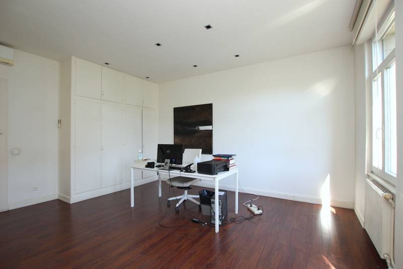 VENDU - STRASBOURG – ORANGERIE – BEL APPARTEMENT D’ANGLE - 5 PIECES - CLIMATISE - DANS IMMEUBLE BOURGEOIS - ETAGE ELEVE ASCENSEUR – BALCONS ET JARDIN COMMUN