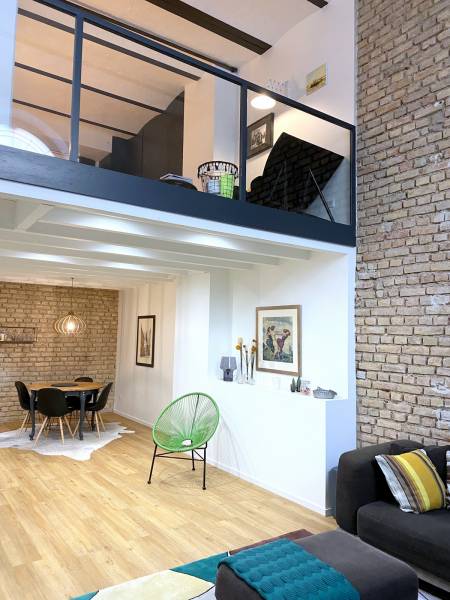 Centre ville proche Tribunal Superbe Loft Meublé