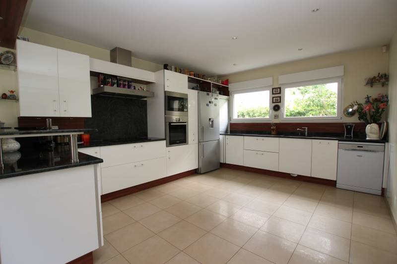 VENDU - Vieux Schiltigheim Maison rénovée en 2010, dans un secteur résidentiel