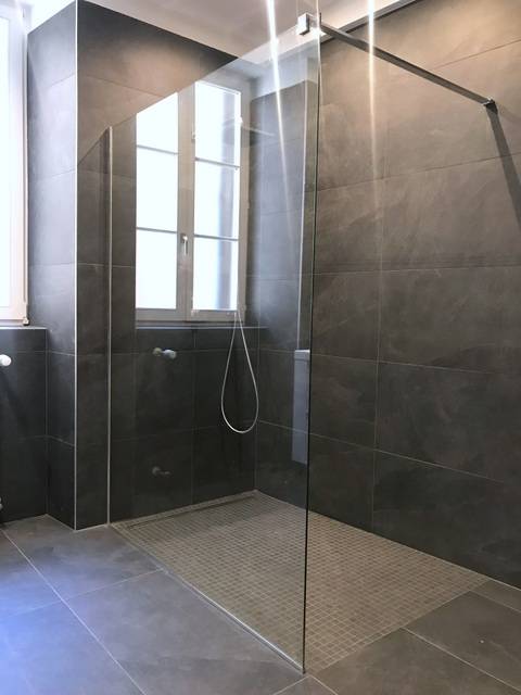 RUE DES HALLEBARDES - APPARTEMENT RENOVE  ENTIEREMENT MEUBLE - 5 PIECES