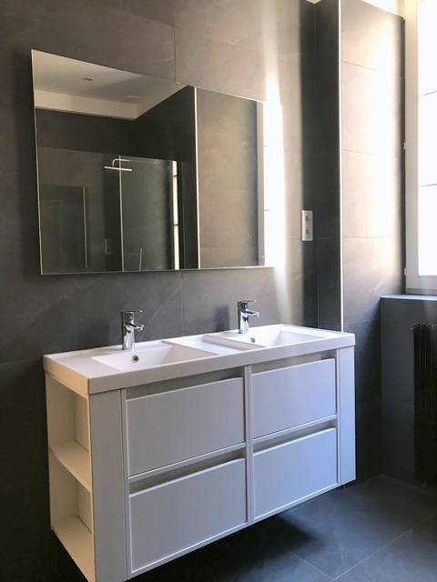 RUE DES HALLEBARDES - APPARTEMENT RENOVE  ENTIEREMENT MEUBLE - 5 PIECES