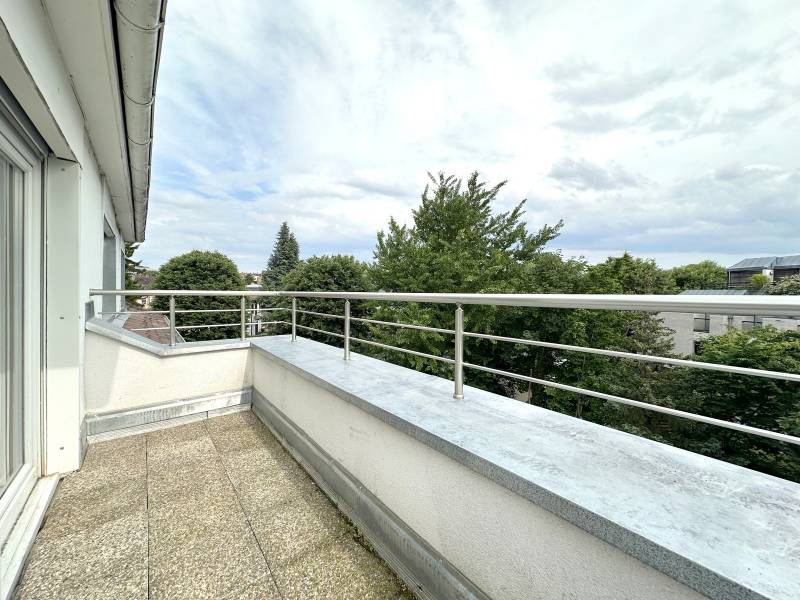 LOUE - STRASBOURG - CONTADES – DERNIER ETAGE – ETAT NEUF – 3/4 pièces – 86 m² – Terrasse Sud -