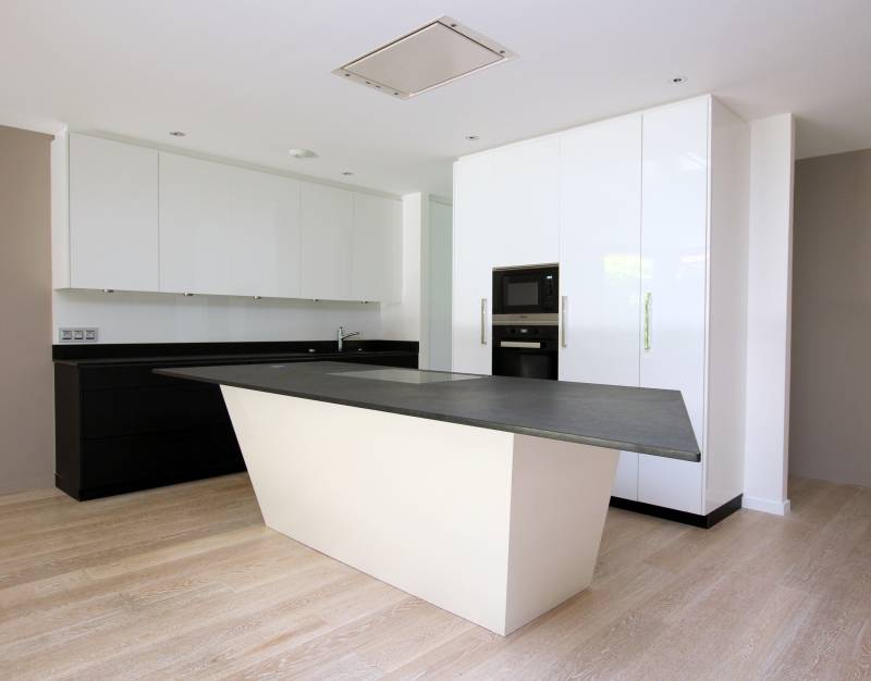 VENDU - CONTADES Rue Schwilgué rez-de-jardin 217 m² avec grand jardin 400m² orienté sud ouest