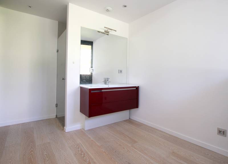 VENDU - CONTADES Rue Schwilgué rez-de-jardin 217 m² avec grand jardin 400m² orienté sud ouest