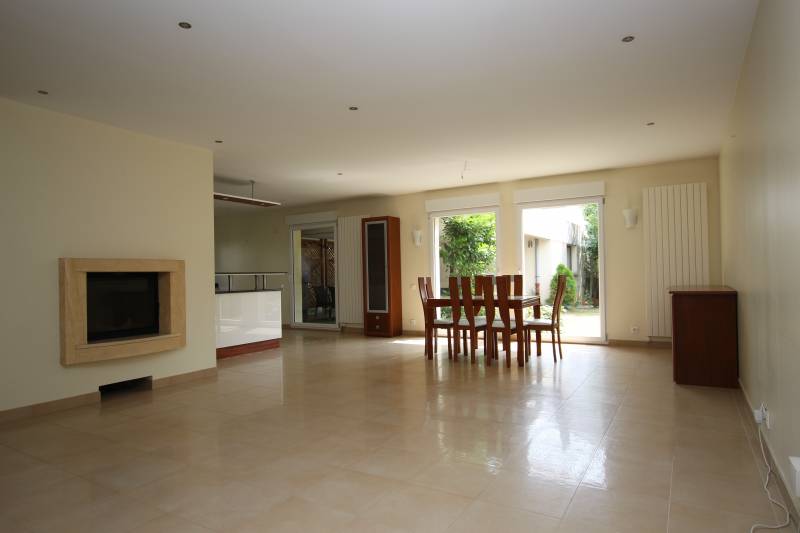 VENDU - Vieux Schiltigheim Maison rénovée en 2010, dans un secteur résidentiel