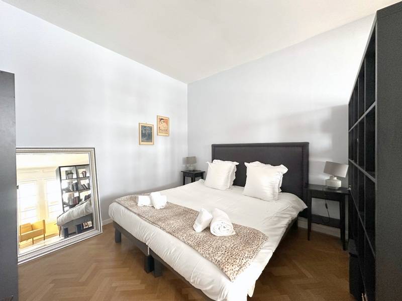 STRASBOURG – HYPER CENTRE RUE DES GRANDES ARCADES AU CALME SUR COUR - APPARTEMENT  MEUBLE - 45,56 m² - EN ETAGE ELEVE AVEC ASCENSEUR -
