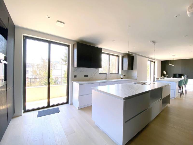 VENDU - STRASBOURG - ORANGERIE - ATTIQUE EXCEPTIONNEL  268 M² TERRASSE 55 M² VUE DEGAGEE + 2 PIECES 43 M² + 2 GARAGES