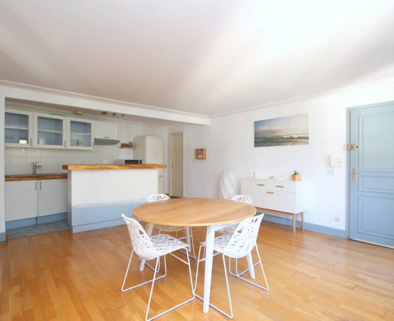 HYPER CENTRE – GRAND RUE - RARE - 3 PIECES MEUBLE