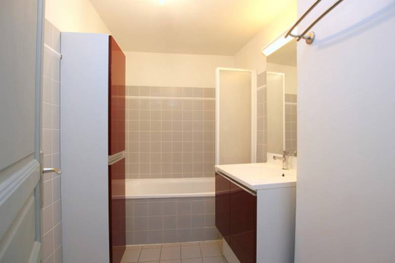 HYPER CENTRE – GRAND RUE - RARE - 3 PIECES NON MEUBLE