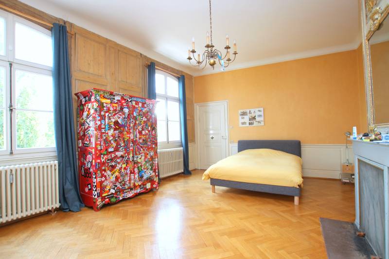 VENDU - Hyper centre dans un immeuble du 17ème siècle, magnifique appartement de maître