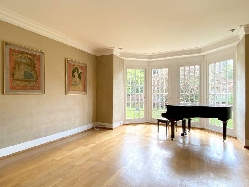 GEISPOLSHEIM PROPRIETE EXCEPTIONNELLE 300 M² SUR 40 ARES AVEC UNE PISCINE – UN ETANG - 3 GARAGES