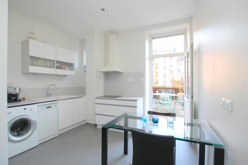 VENDU - Rare Orangerie dans un immeuble bourgeois, 5 pièces avec TERRASSE 32 m²