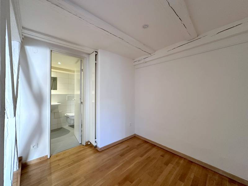 SOUS COMPROMIS - STRASBOURG - HYPERCENTRE – RUE DU DOME – DERNIER ETAGE – GRAND STUDIO 37,15 M²