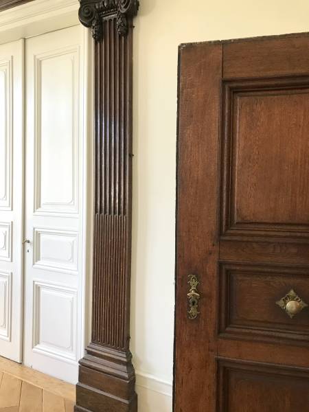 VENDU - Hyper centre dans un immeuble du 17ème siècle, magnifique appartement de maître