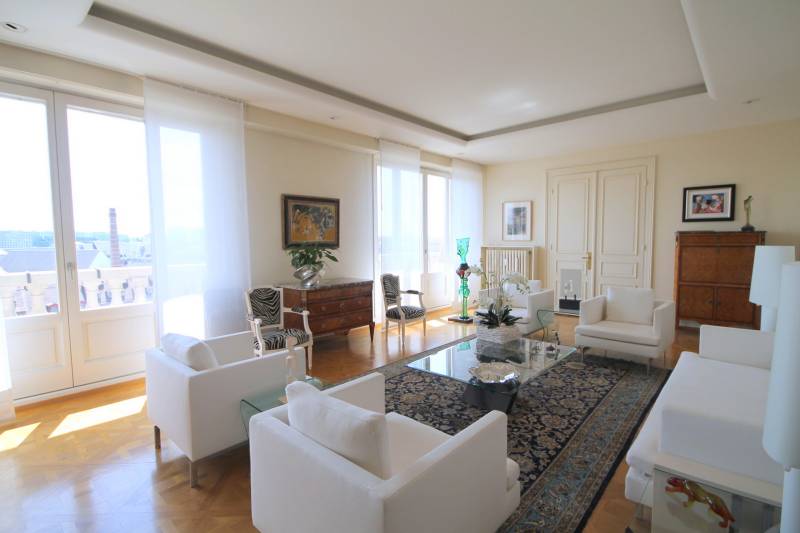 VENDU - CENTRE VILLE Prestigieux Immeuble de l'ESCA Appartement entièrement rénové 250 m² en dernier étage avec Balcon et Garage