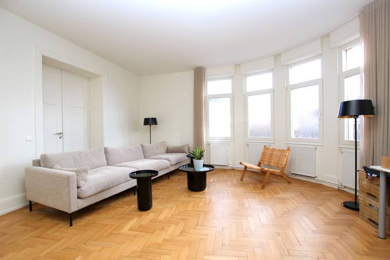 STRASBOURG – ORANGERIE – BEL APPARTEMENT D’ANGLE - 5 PIECES DANS IMMEUBLE BOURGEOIS - JARDIN COMMUN - ETAGE ELEVE ASCENSEUR – ACTIVITE PROF. ACCEPTEE