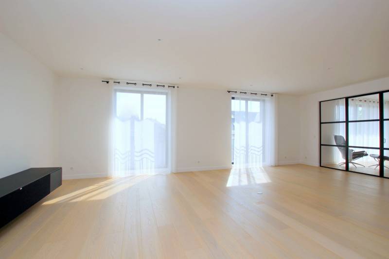 VENDU - STRASBOURG - ORANGERIE - ATTIQUE EXCEPTIONNEL  268 M² TERRASSE 55 M² VUE DEGAGEE + 2 PIECES 43 M² + 2 GARAGES