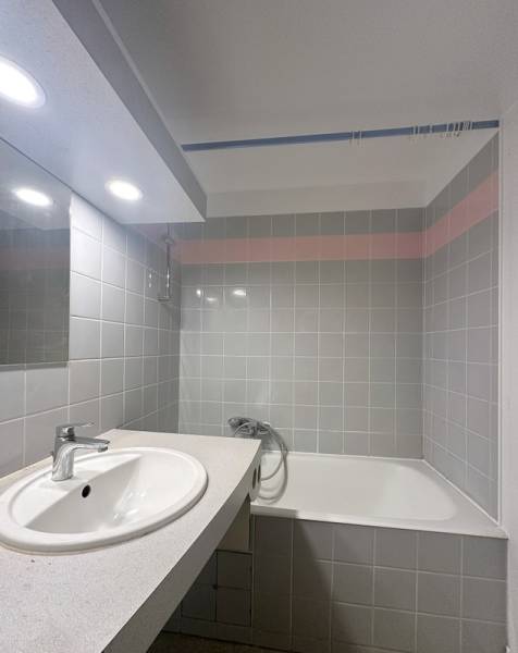 STRASBOURG – CENTRE VILLE CATHEDRALE – BEAU STUDIO 28,5 m² - RARE DPE C - ENTIEREMENT REPEINT –- IMMEUBLE 19ème