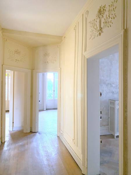 RARE PROX. PLACE DE LA REPUBLIQUE / PREFECTURE – SUPERBE HOTEL PARTICULIER AUX NORMES PMR - 450 m² - 14 pièces