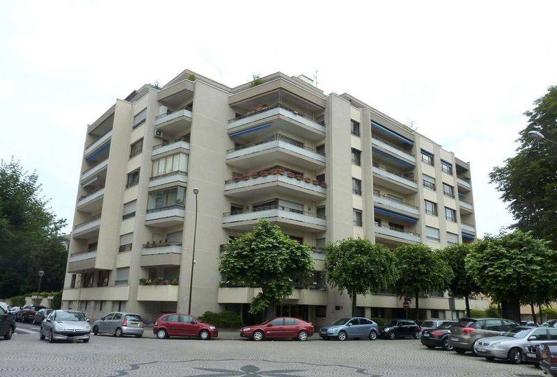STRASBOURG – ORANGERIE – PLACE GOLBERY – CHAMBRE DE BONNE MEUBLEE 9,85 m² - AU CALME SUR COUR - ENTIEREMENT RENOVEE